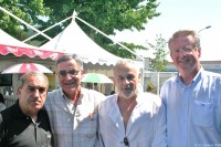 En cie de jeannot GACHASSIN, Francis PERRIN, et Bernard LAPASSET
