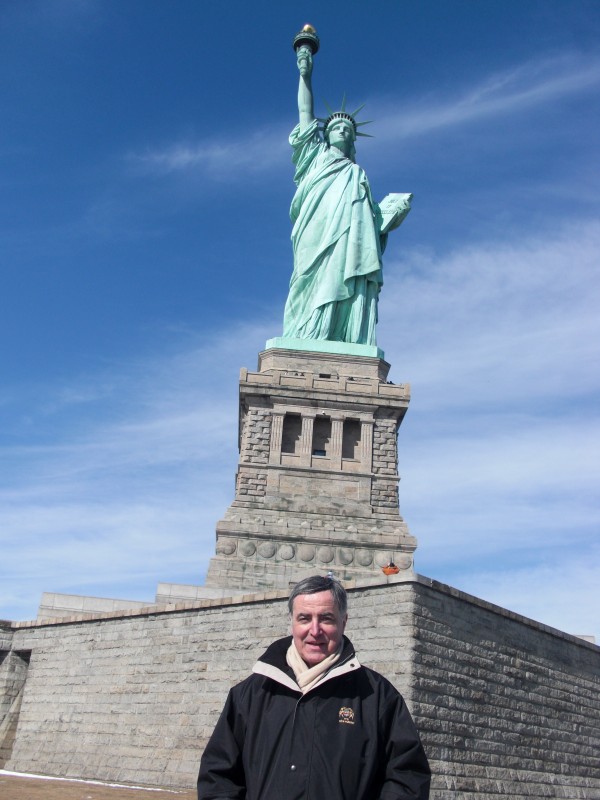 au pied de la statue de la Liberté...